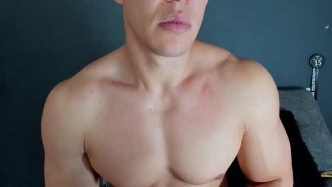 Snapshot of recce_taylor4 chatting on October 25, 1:18 pm twitter REECET26 instagram RECCETAYLOR online show from October 25, 1:18 pm