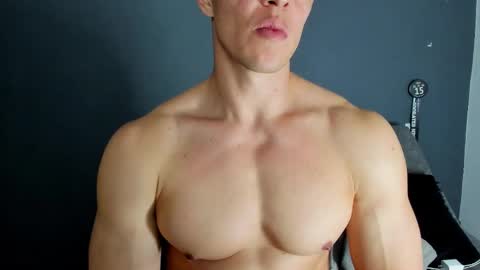 Snapshot of recce_taylor4 chatting on November 2, 12:46 am twitter REECET26 instagram RECCETAYLOR online show from November 2, 12:46 am