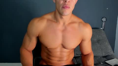 Snapshot of recce_taylor4 chatting on November 24, 3:28 am twitter REECET26 instagram RECCETAYLOR online show from November 24, 3:28 am