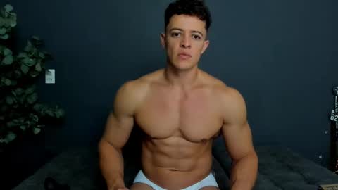 Snapshot of recce_taylor4 chatting on December 4, 1:48 am twitter REECET26 instagram RECCETAYLOR online show from December 4, 1:48 am