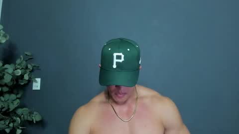 Snapshot of recce_taylor4 chatting on December 15, 1:10 am twitter REECET26 instagram RECCETAYLOR online show from December 15, 1:10 am