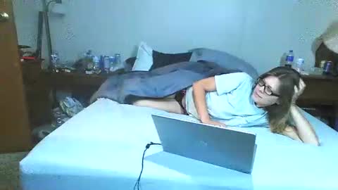 red441756790 online show from April 29, 2:59 am