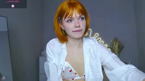 Snapshot of red__candy chatting on February 19, 12:44 pm red__candy online show from February 19, 12:44 pm