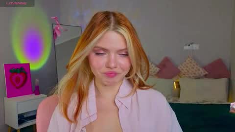 Snapshot of red__candy chatting on November 23, 11:10 am red__candy online show from November 23, 11:10 am