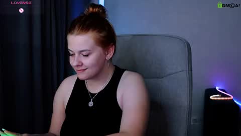 red__dizzy online show from August 5, 9:50 pm