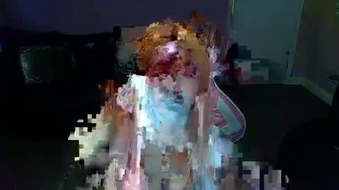 Red -  online show from December 4, 1:53 pm