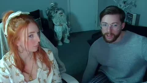 Red -  online show from December 15, 9:09 pm