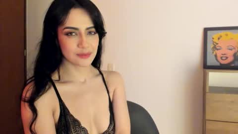 red_flower203 online show from April 23, 6:10 pm