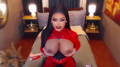 Snapshot of red_ivyy chatting on December 5, 11:19 am AsianRedivy online show from December 5, 11:19 am