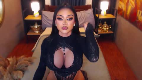 Snapshot of red_ivyy chatting on December 15, 2:43 pm AsianRedivy online show from December 15, 2:43 pm