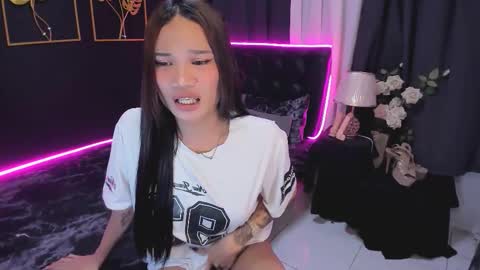 danika linn online show from November 10, 9:08 am