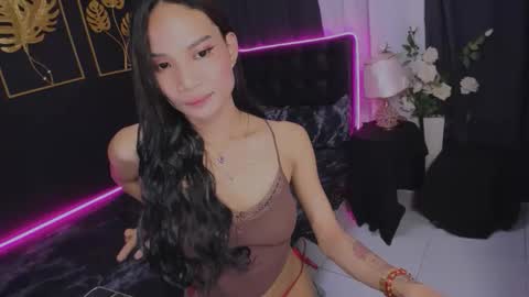 danika linn online show from November 22, 1:48 am