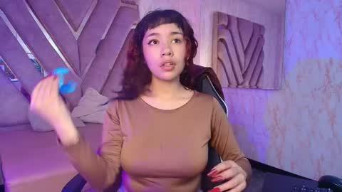 red_pandaa online show from June 5, 3:24 am