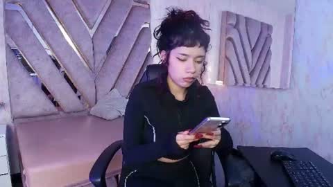 red_pandaa online show from June 10, 3:18 am