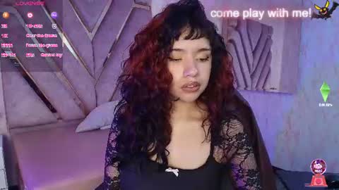 red_pandaa online show from June 16, 3:53 am