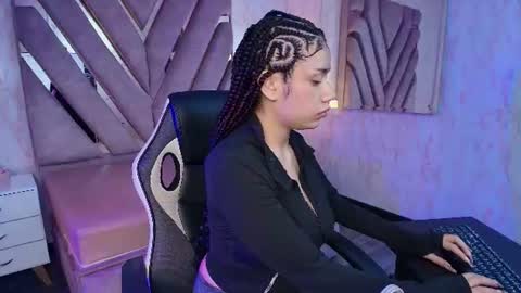 red_pandaa online show from July 10, 5:12 am