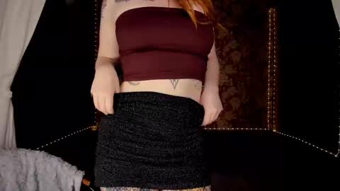 Mia online show from March 6, 12:01 pm