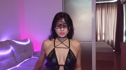 Snapshot of red_queen888 chatting on March 7, 6:32 am Sofi online show from March 7, 6:32 am