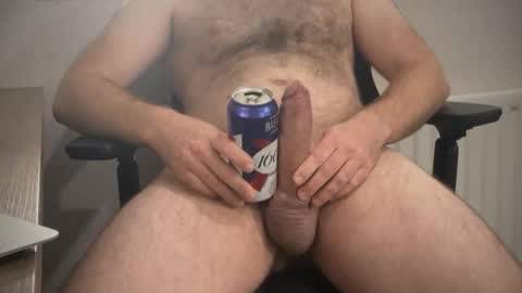 Snapshot of reddbear89 chatting on September 10, 4:40 pm hornyslutbear online show from September 10, 4:40 pm