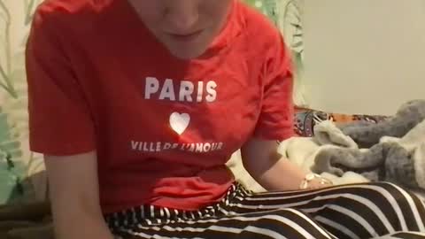 Snapshot of redfoxofficial chatting on November 20, 7:57 pm Redfox online show from November 20, 7:57 pm