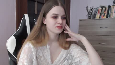 Lily online show from December 29, 6:14 am