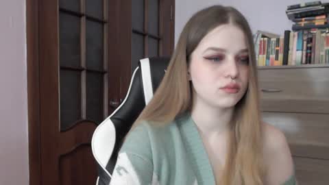 Lily online show from January 17, 2:29 am