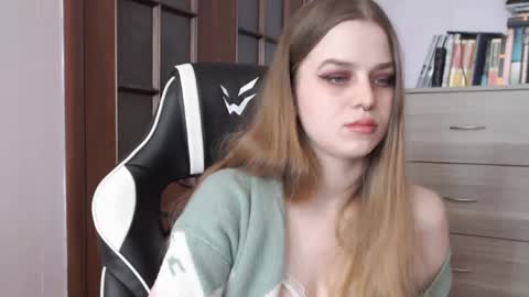 Lily online show from March 5, 5:29 am