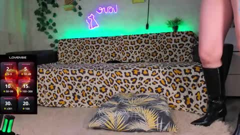 RedHurrican online show from March 7, 9:06 am