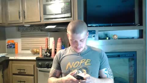 Snapshot of redinthebed chatting on December 17, 11:38 pm InkedGinger online show from December 17, 11:38 pm