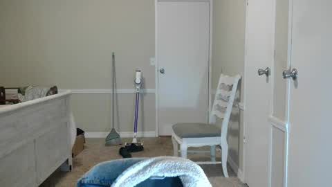 Snapshot of redinthebed chatting on February 6, 3:27 am InkedGinger online show from February 6, 3:27 am