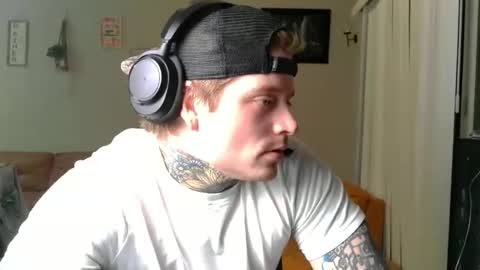 Snapshot of redinthebed chatting on November 5, 5:07 am InkedGinger online show from November 5, 5:07 am