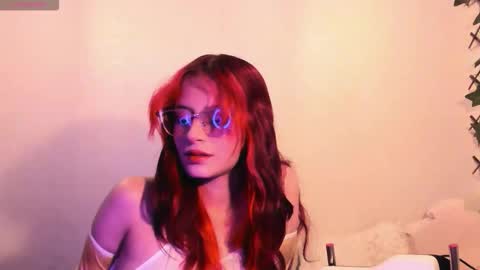 Snapshot of redmeloddy chatting on November 11, 9:04 pm Meloddy online show from November 11, 9:04 pm