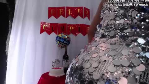 Snapshot of redroomxx chatting on June 16, 5:15 pm MIA online show from June 16, 5:15 pm