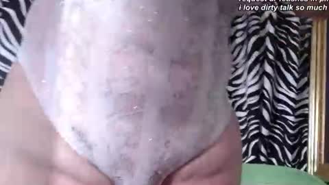 Snapshot of redroomxx chatting on July 11, 4:32 pm MIA online show from July 11, 4:32 pm