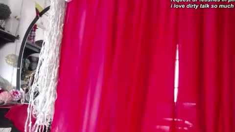 Snapshot of redroomxx chatting on July 20, 4:53 pm MIA online show from July 20, 4:53 pm