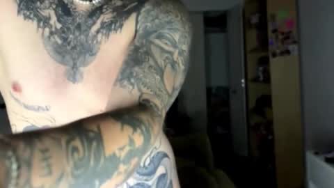 Snapshot of redrumbackwards chatting on December 3, 3:58 am redrum online show from December 3, 3:58 am