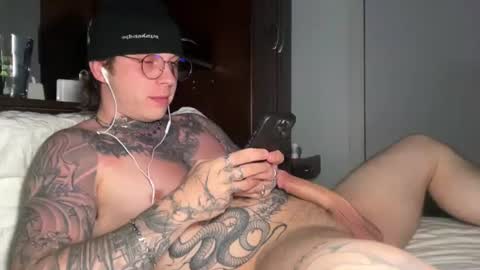 Snapshot of redrumbackwards chatting on July 12, 7:10 am redrum online show from July 12, 7:10 am