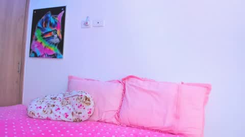 Snapshot of redski77 chatting on February 6, 9:11 am redski77 online show from February 6, 9:11 am