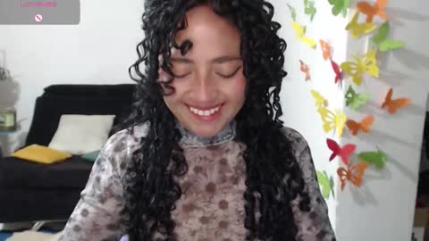 Snapshot of redvelvet_25 chatting on December 15, 7:12 am Velvet online show from December 15, 7:12 am