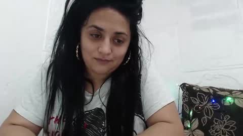 Snapshot of reeapassion chatting on December 16, 8:25 pm Reea online show from December 16, 8:25 pm