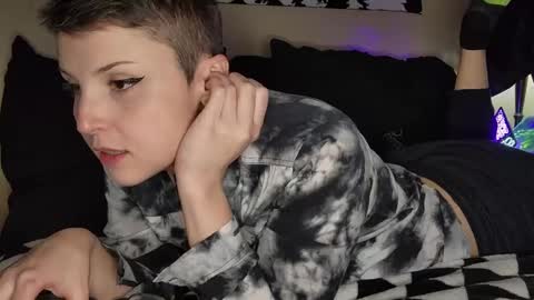 Snapshot of reee4mebb chatting on January 20, 6:21 am Kenzie online show from January 20, 6:21 am