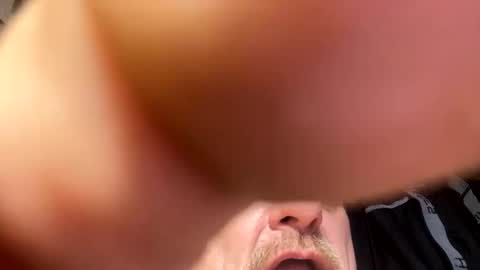 Snapshot of reeferleefer chatting on February 6, 10:43 pm Lee online show from February 6, 10:43 pm