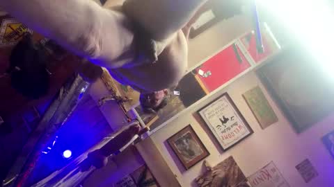 Snapshot of reeferleefer chatting on February 17, 6:10 am Lee online show from February 17, 6:10 am