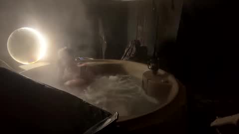 Snapshot of reeferleefer chatting on March 17, 1:32 am Lee online show from March 17, 1:32 am