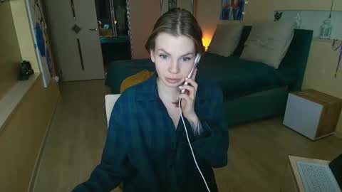 Snapshot of reginasparkle chatting on October 24, 5:53 pm Regina online show from October 24, 5:53 pm