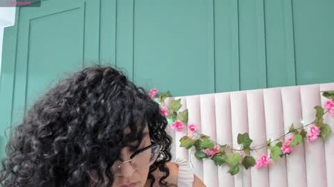 Snapshot of reginavegaa chatting on January 23, 2:39 pm reginavegaa online show from January 23, 2:39 pm