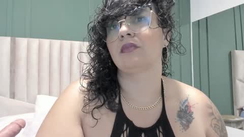 Snapshot of reginavegaa chatting on February 8, 11:44 am reginavegaa online show from February 8, 11:44 am