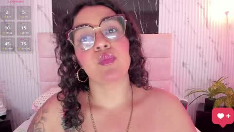 reginavegaa online show from April 29, 8:40 am