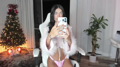 Snapshot of reichel_gray chatting on December 13, 1:59 am REICHEL online show from December 13, 1:59 am