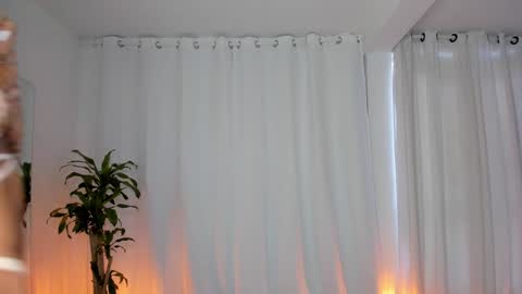 Snapshot of reichel_gray chatting on January 31, 10:10 pm REICHEL online show from January 31, 10:10 pm